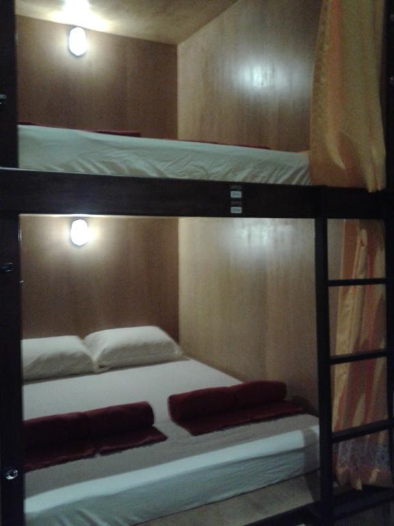 Skypod Boutique Hostel Kota Kinabalu Rum bild